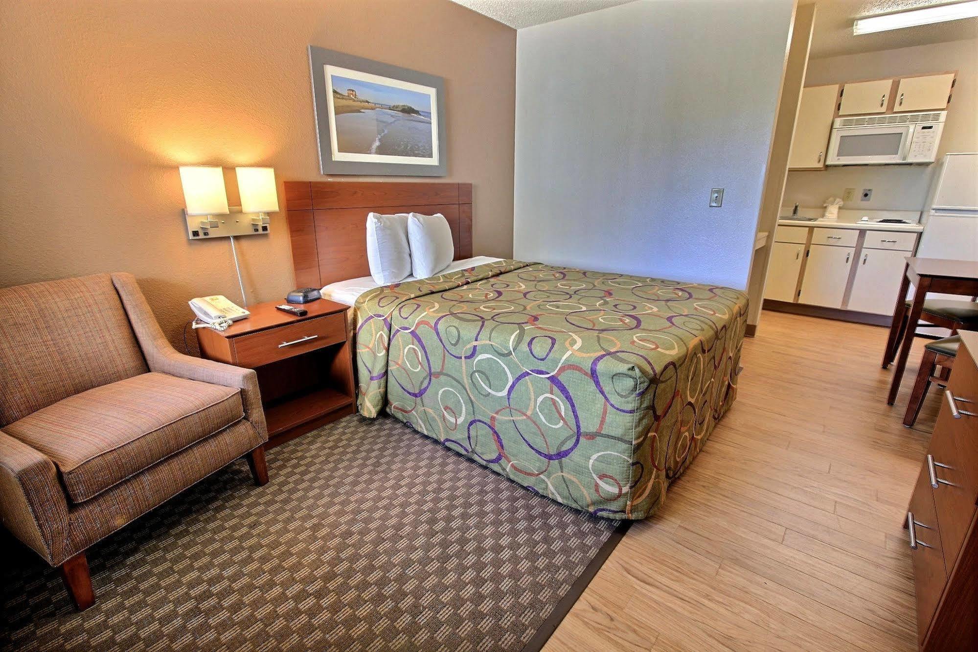 Intown Suites Extended Stay Chesapeake Va - I-64 Crossways Blvd Esterno foto